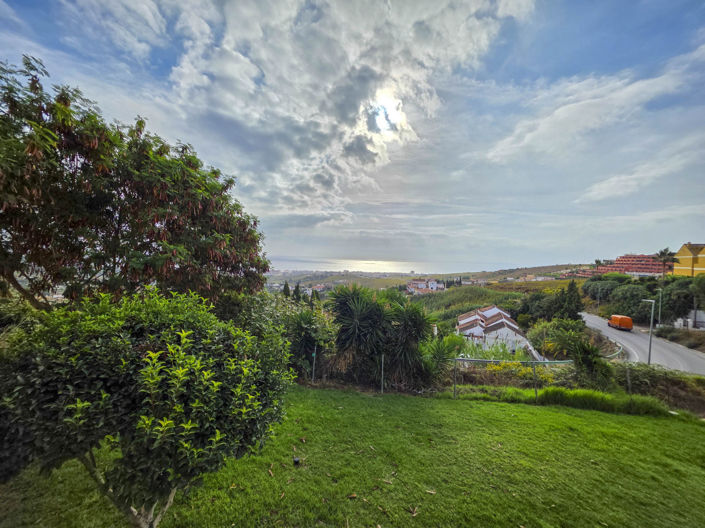 Image No.14-3 Bed House for sale