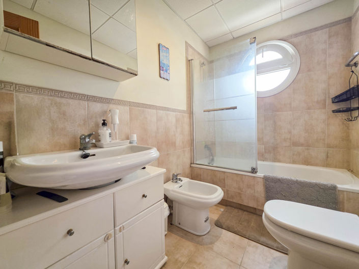 Image No.37-3 Bed House for sale