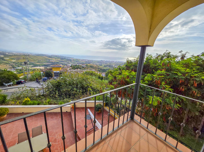 Image No.38-3 Bed House for sale