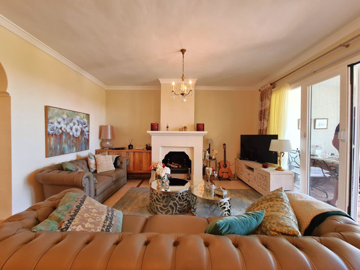 Image No.12-2 Bed Property for sale