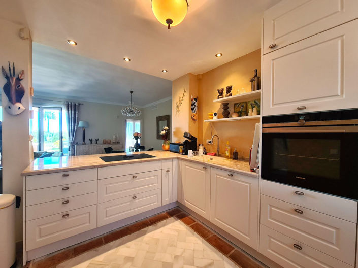 Image No.17-2 Bed Property for sale