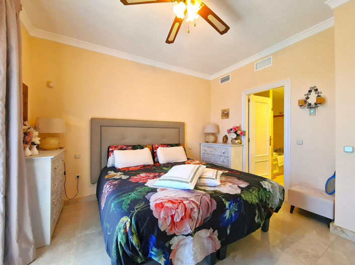 Image No.21-2 Bed Property for sale