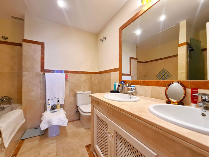 Image No.25-2 Bed Property for sale