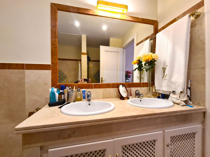 Image No.26-2 Bed Property for sale