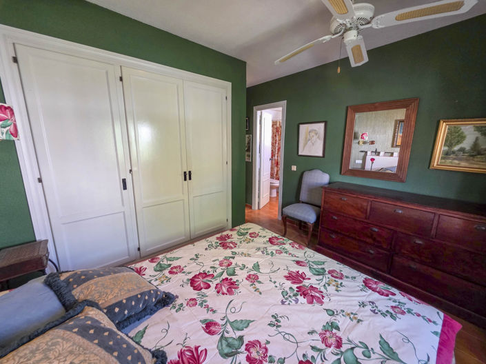 Image No.28-3 Bed Townhouse for sale