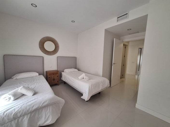 Image No.7-2 Bed Property for sale