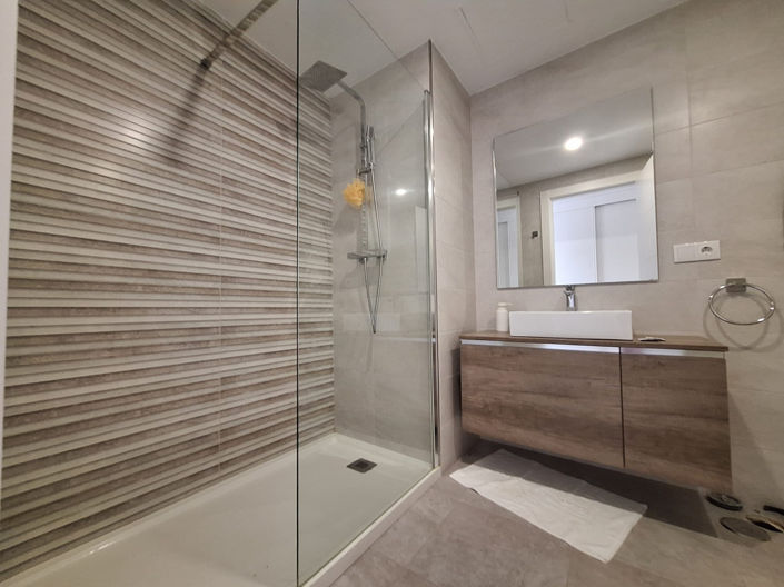 Image No.8-2 Bed Property for sale