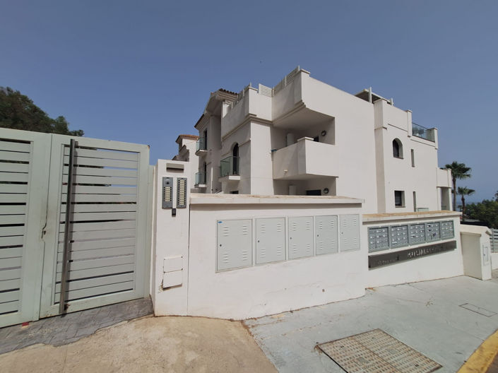 Image No.9-2 Bed Property for sale