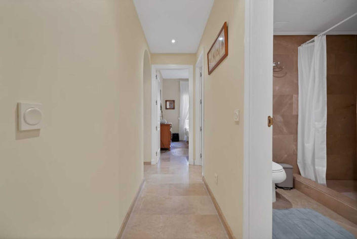 Image No.23-3 Bed Apartment for sale