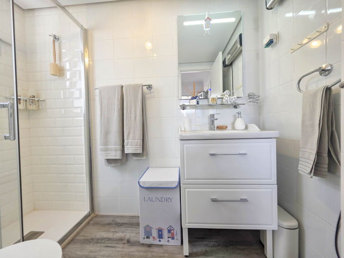 Image No.28-2 Bed Property for sale