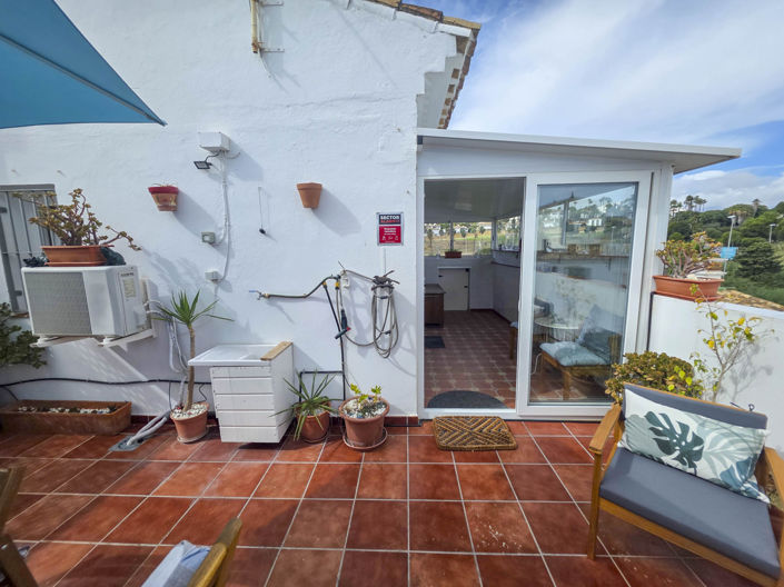 Image No.31-2 Bed Property for sale