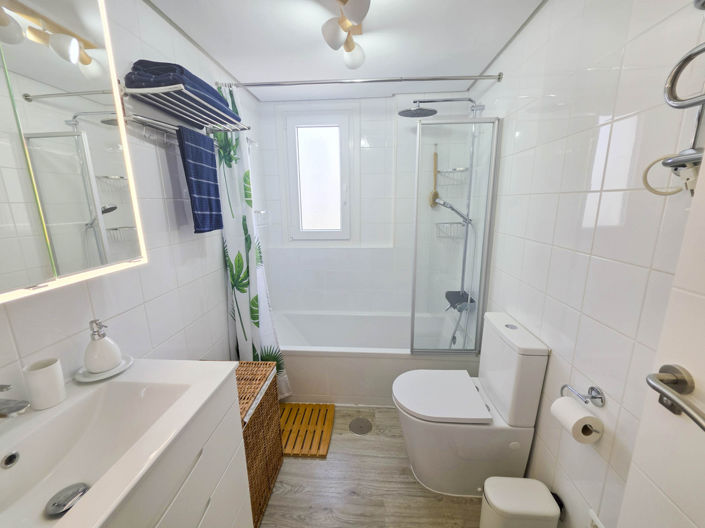 Image No.8-2 Bed Property for sale