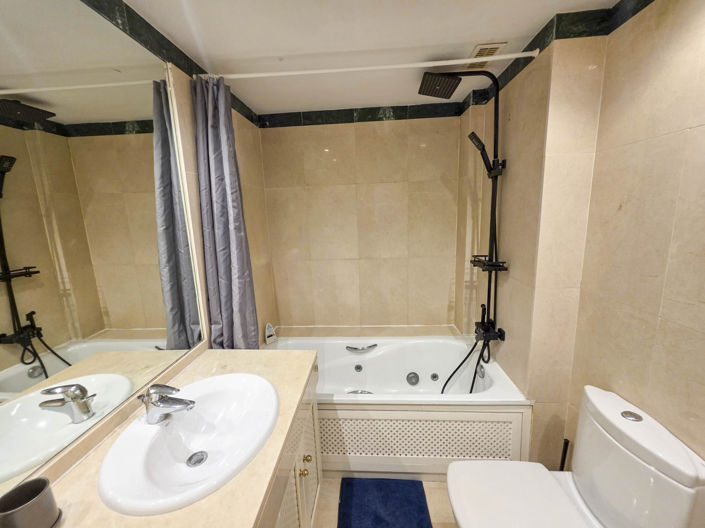 Image No.32-3 Bed Apartment for sale