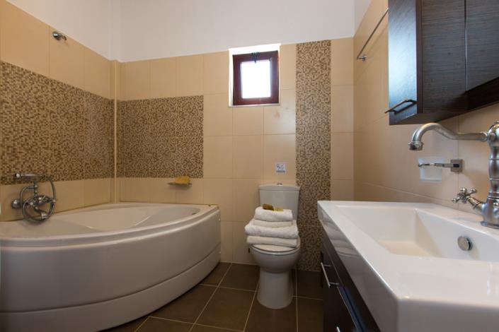 Image No.18-3 Bed Villa for sale