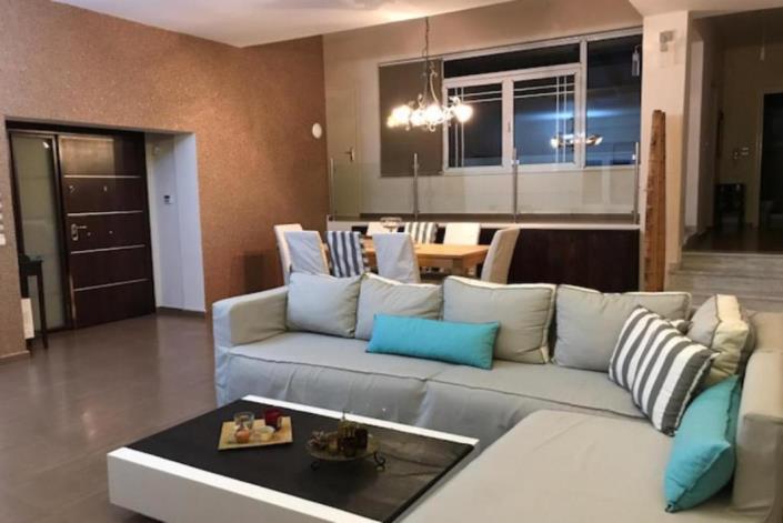 Image No.27-7 Bed Villa / Detached for sale