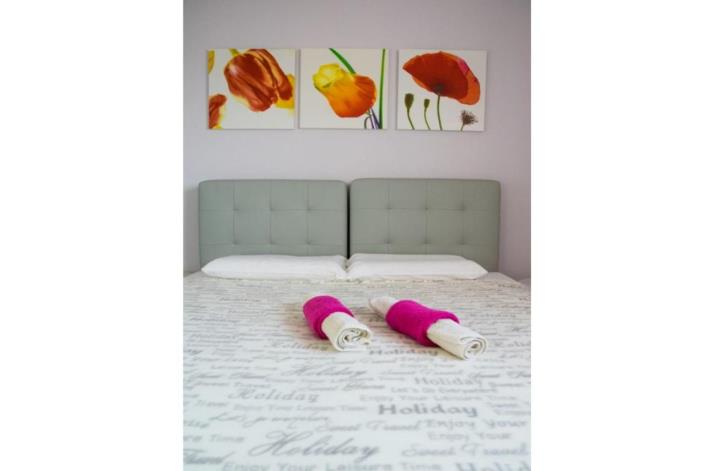 Image No.32-7 Bed Villa / Detached for sale