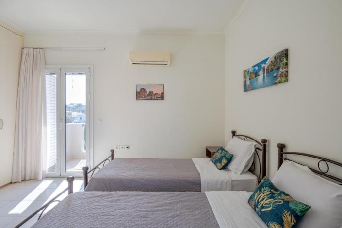 Image No.18-3 Bed Villa for sale