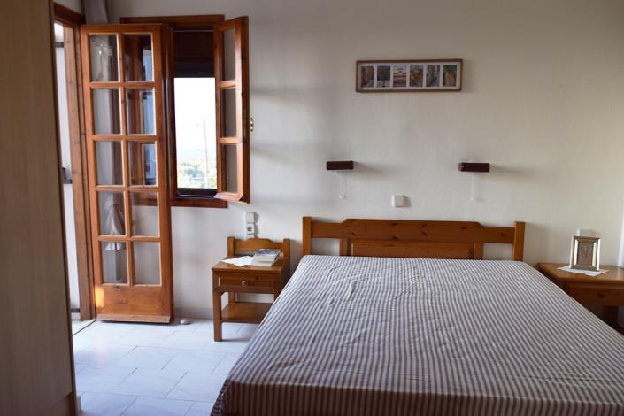 Image No.14-7 Bed Property for sale