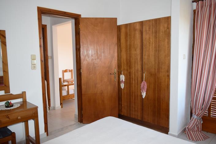 Image No.20-7 Bed Property for sale