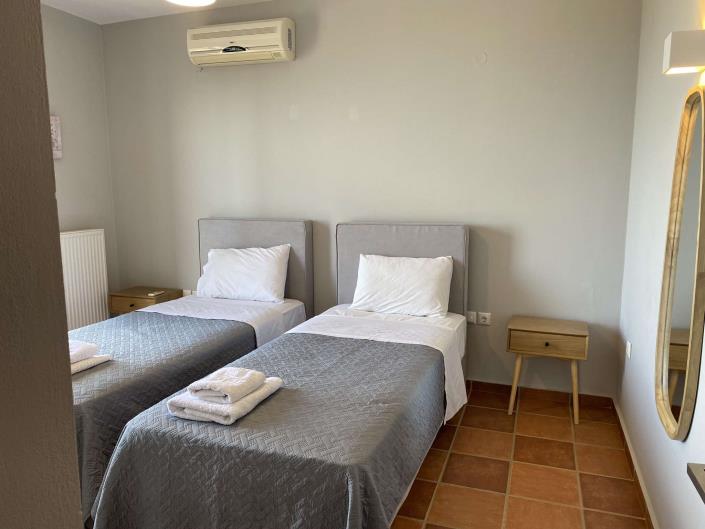 Image No.13-3 Bed Villa / Detached for sale