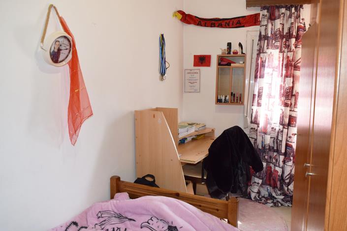 Image No.9-2 Bed House for sale