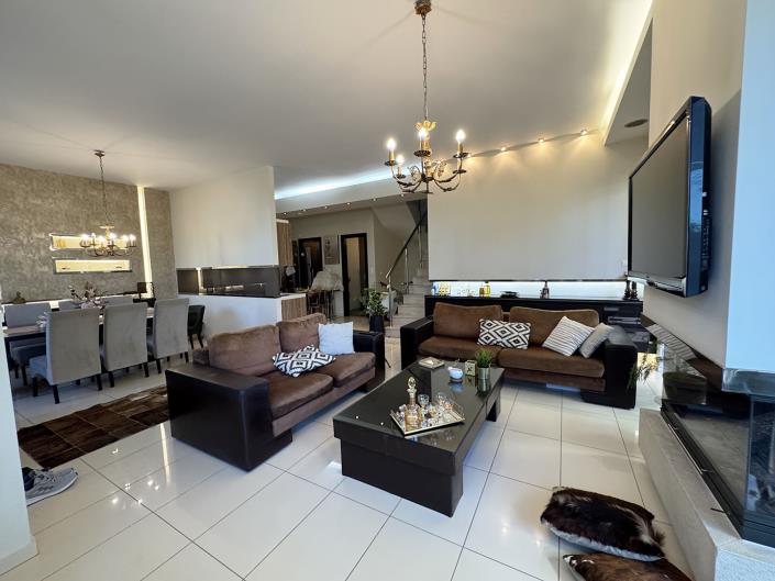 Image No.2-4 Bed House/Villa for sale