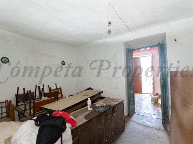 Image No.11-6 Bed Townhouse for sale