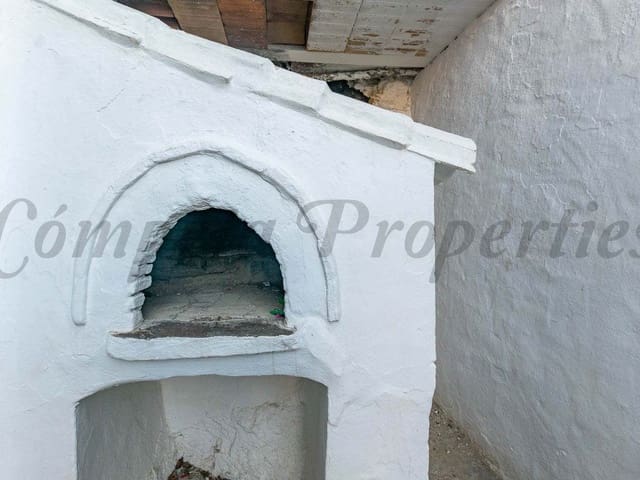 Image No.14-6 Bed Townhouse for sale