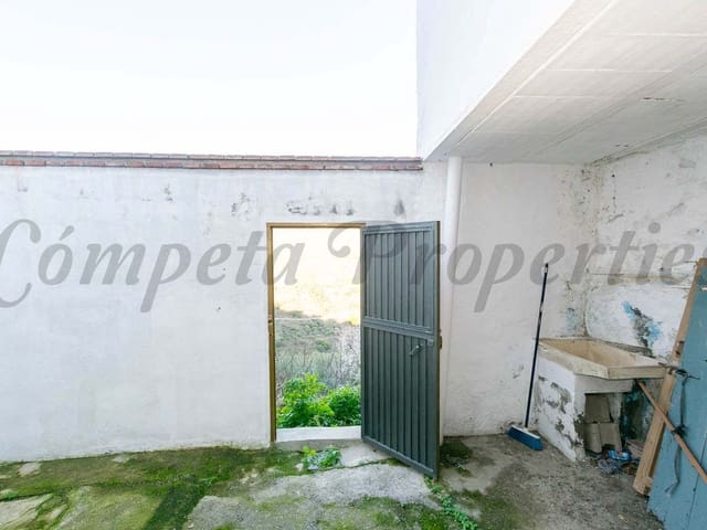 Image No.15-6 Bed Townhouse for sale