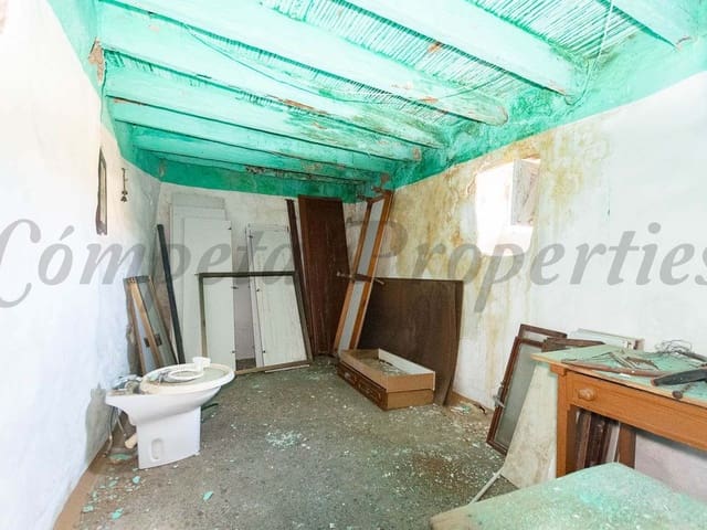 Image No.6-6 Bed Townhouse for sale