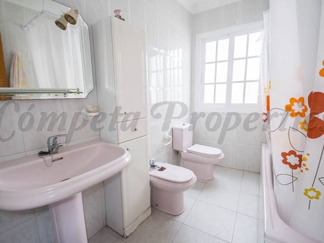 Image No.10-3 Bed Townhouse for sale