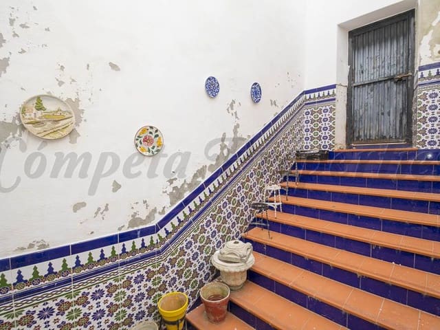 Image No.12-3 Bed Townhouse for sale