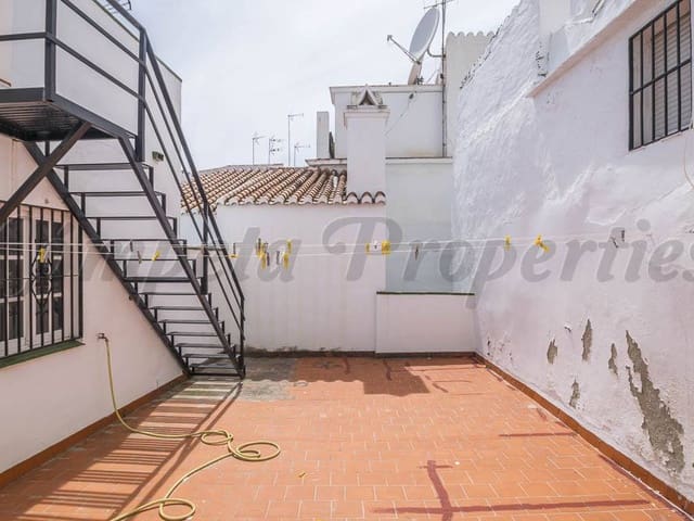 Image No.13-3 Bed Townhouse for sale