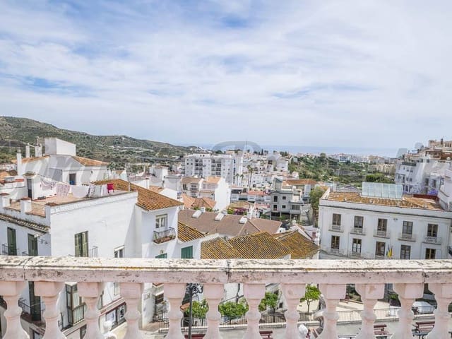 Image No.14-3 Bed Townhouse for sale