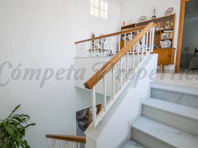 Image No.9-3 Bed Townhouse for sale