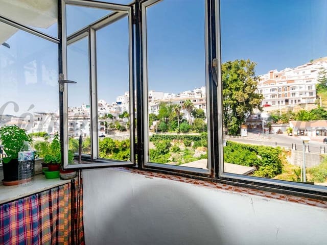 Image No.1-3 Bed Townhouse for sale