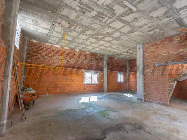 Image No.6-3 Bed Townhouse for sale