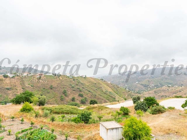 Image No.13-4 Bed Townhouse for sale