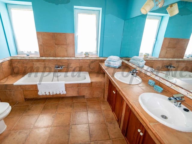 Image No.6-3 Bed Villa for sale