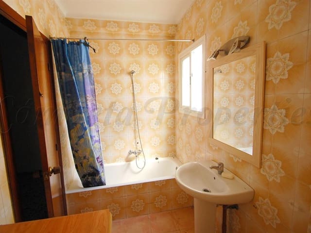 Image No.10-6 Bed Townhouse for sale