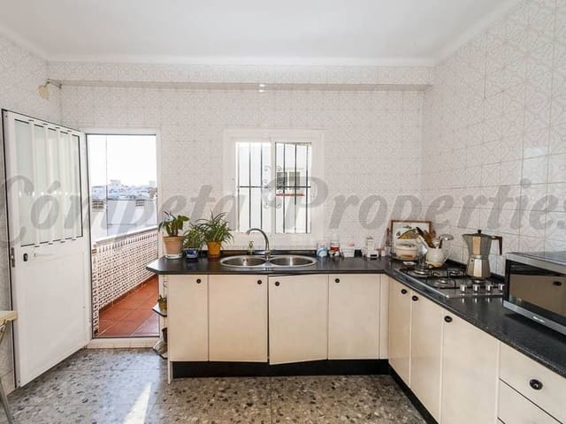 Image No.2-3 Bed Townhouse for sale