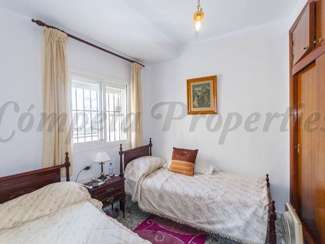 Image No.4-3 Bed Townhouse for sale