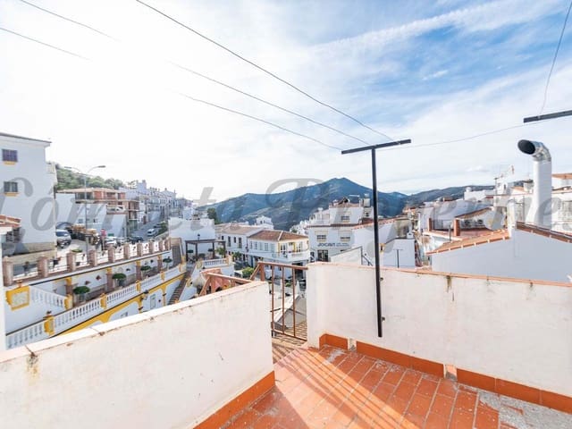 Image No.16-3 Bed Townhouse for sale