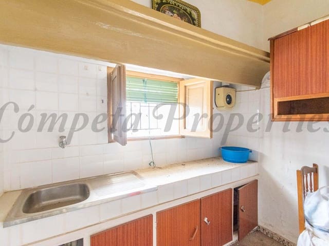 Image No.24-3 Bed Townhouse for sale