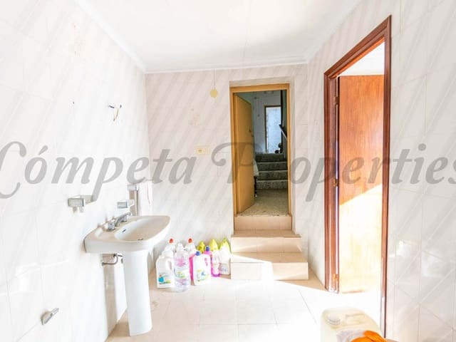 Image No.28-3 Bed Townhouse for sale