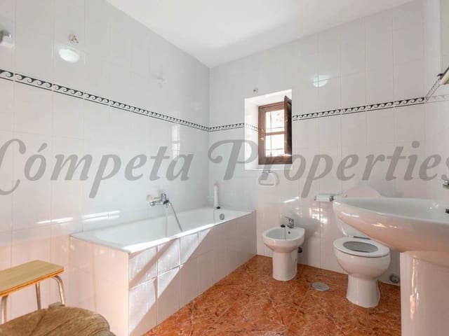 Image No.10-5 Bed Townhouse for sale