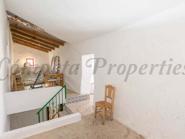 Image No.18-5 Bed Townhouse for sale