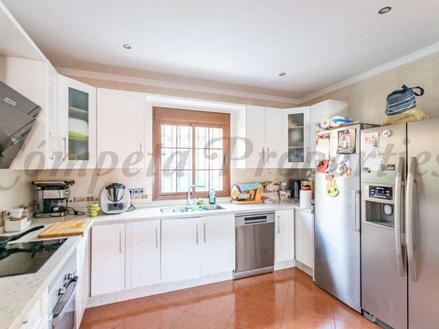 Image No.4-3 Bed Townhouse for sale