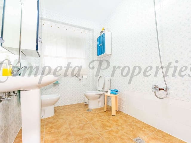 Image No.10-4 Bed Townhouse for sale