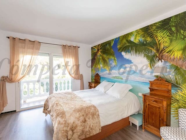 Image No.11-4 Bed Townhouse for sale